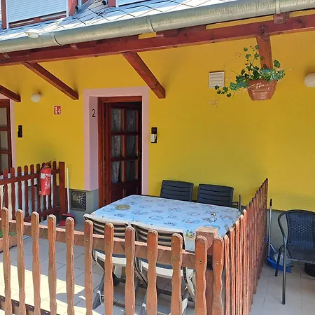 Pink Tulip House Apartment *